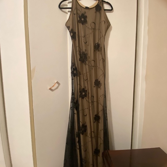 Dress size medium - Picture 2 of 2
